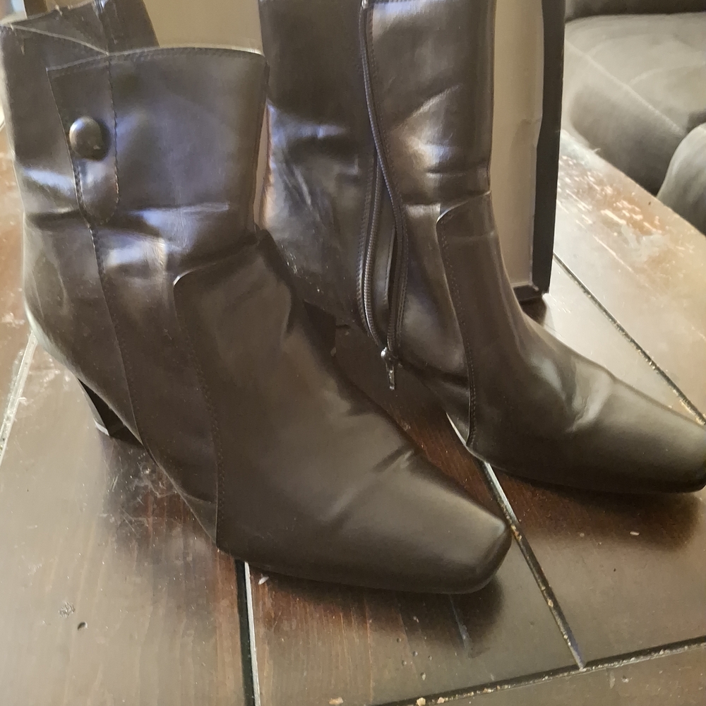 Comfort Plus by Predictions Black Ankle Booties